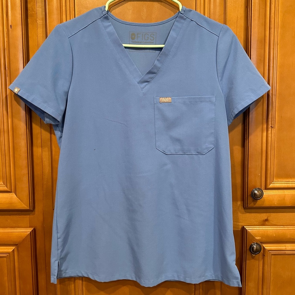 FIGS Catarina One-Pocket Scrub Top